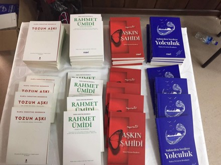 "Sahneden Secdeye Yolculuk" konulu konferans gerçekleştirildi.